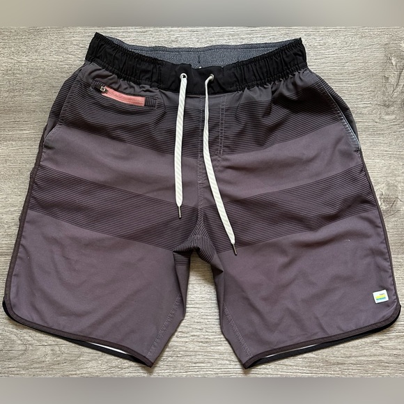 Vuori Banks Performance Shorts 9 In Inseam Black And Gray Size Small - Picture 1 of 5